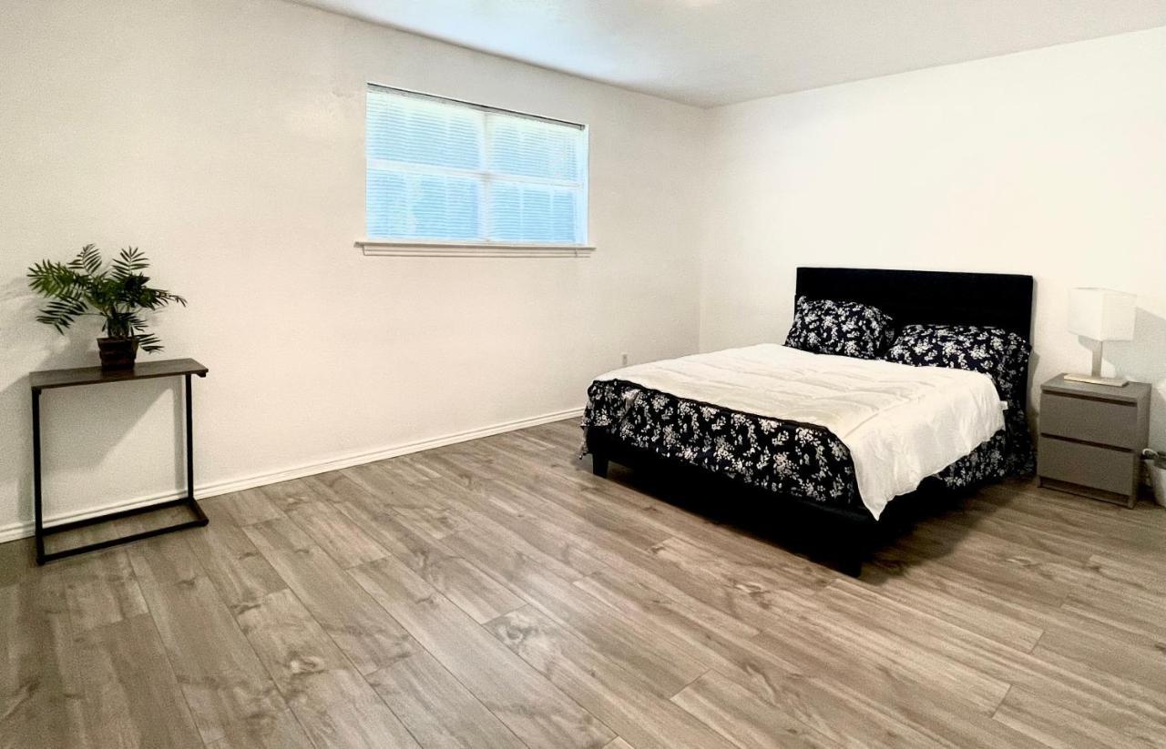 Downtown In Plano Apartment Exterior foto